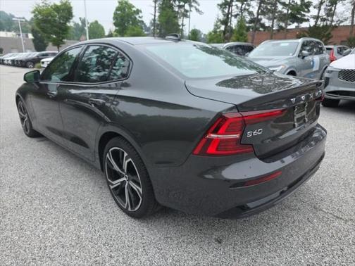 2024 Volvo S60 B5 Core Dark Theme