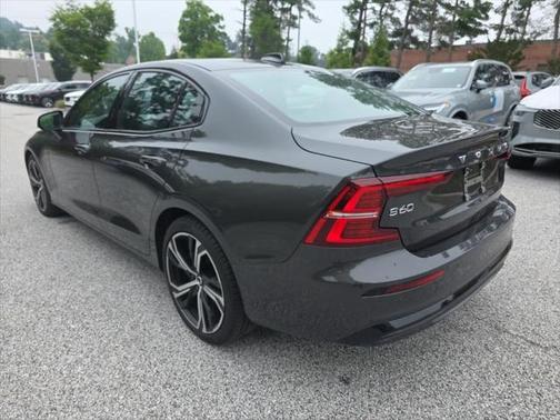 2024 Volvo S60 B5 Core Dark Theme