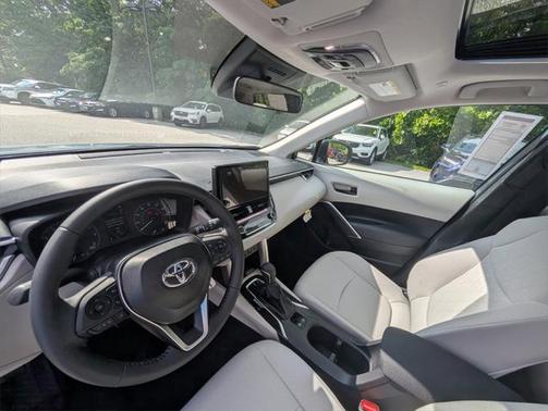 2025 Toyota Corolla Cross LE