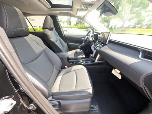 2025 Toyota Corolla Cross XLE