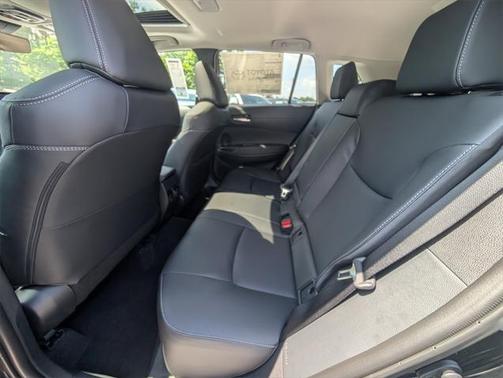 2025 Toyota Corolla Cross XLE