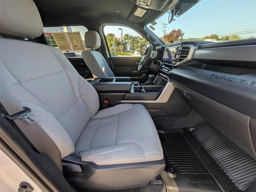 2025 Toyota Tundra SR5