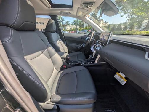 2025 Toyota Corolla Cross XLE