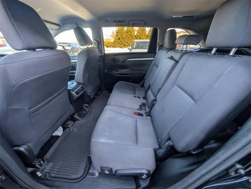 2016 Toyota Highlander LE