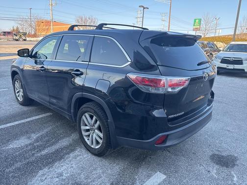 2016 Toyota Highlander LE