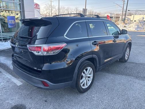 2016 Toyota Highlander LE