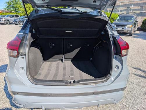 Boulder Gray 2021 Nissan Kicks SR
