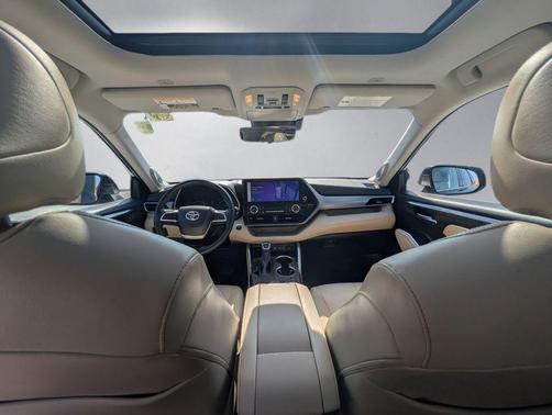 Blueprint 2023 Toyota Highlander Hybrid Platinum