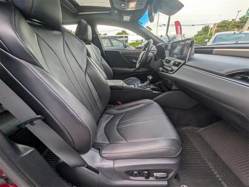 2023 Lexus ES 300h F SPORT Handling