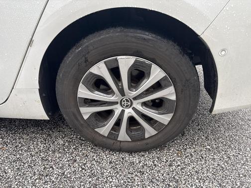 2022 Toyota Prius XLE