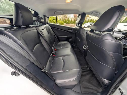 2022 Toyota Prius XLE