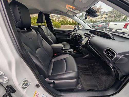 2022 Toyota Prius XLE