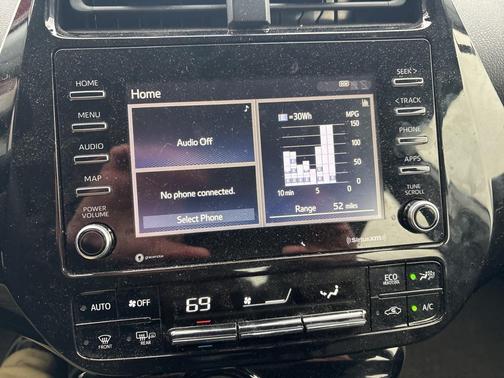 2022 Toyota Prius XLE