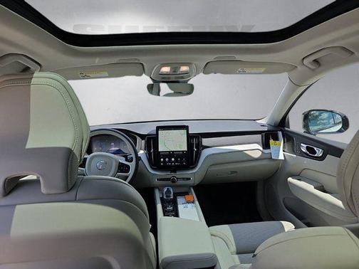 Crystal White Metallic 2026 Volvo XC60 B5 Ultra