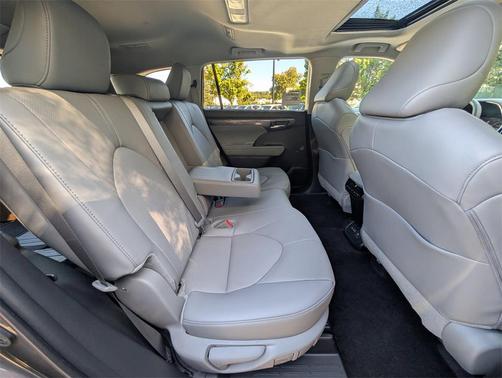 2025 Toyota Highlander Limited