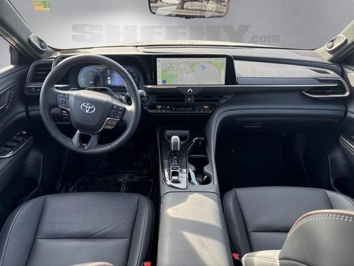 2025 Toyota Crown Signia Limited