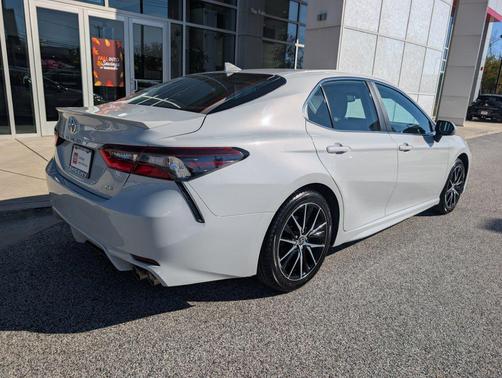 Ice Edge 2024 Toyota Camry SE