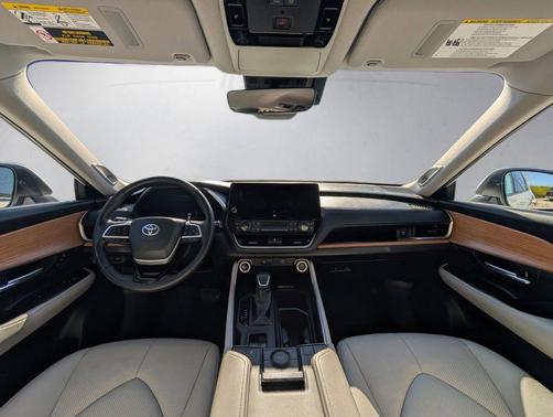 Pearl 2024 Toyota Grand Highlander Limited