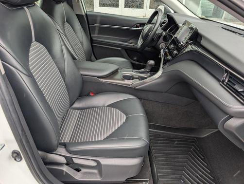 Super White 2021 Toyota Camry SE