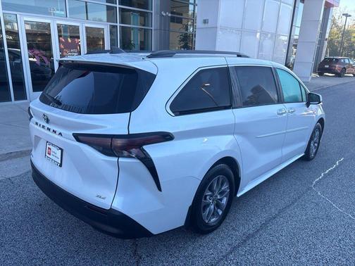 Wind Chill Pearl 2025 Toyota Sienna XLE