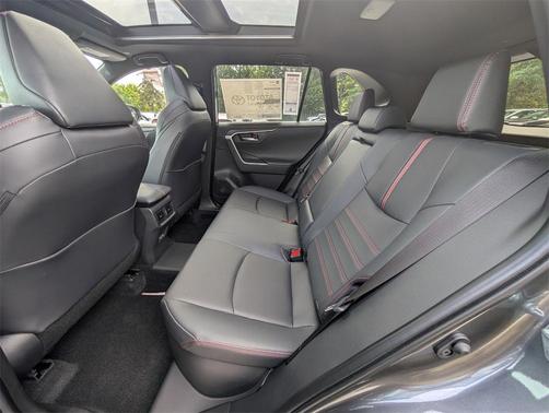 2025 Toyota RAV4 Hybrid SE