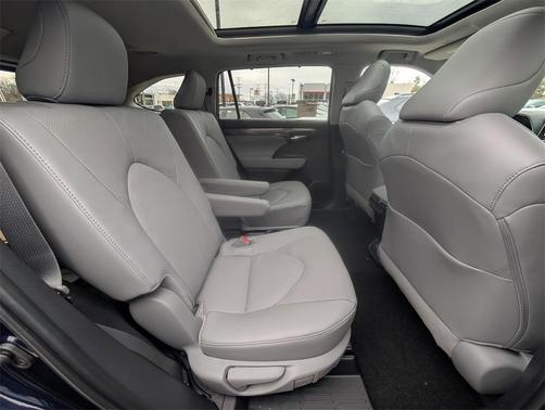 2026 Toyota Highlander Platinum