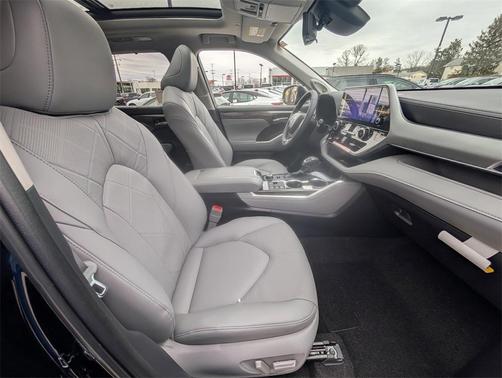 2026 Toyota Highlander Platinum