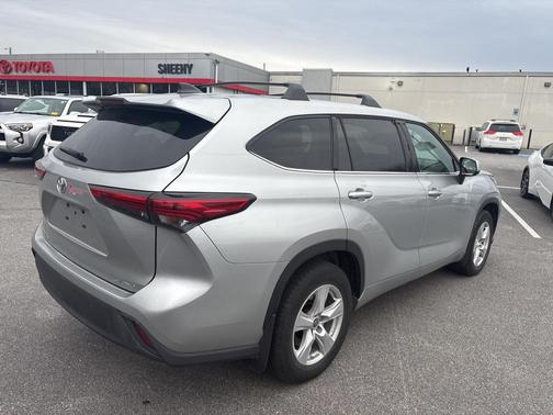 2022 Toyota Highlander LE