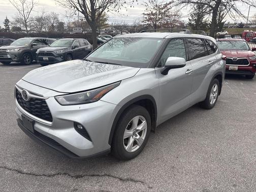 2022 Toyota Highlander LE