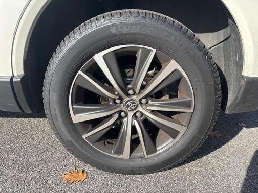 2021 Toyota Venza LE