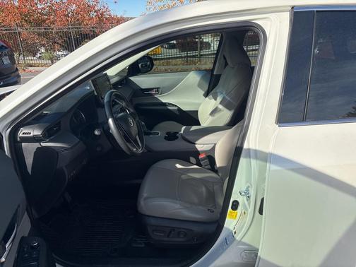 2021 Toyota Venza LE