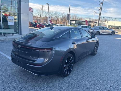 2024 Toyota Crown Platinum