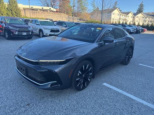 2024 Toyota Crown Platinum