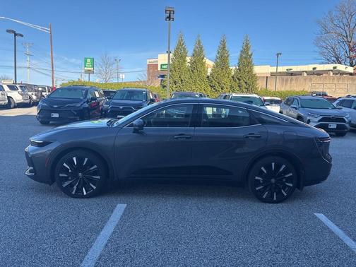 2024 Toyota Crown Platinum