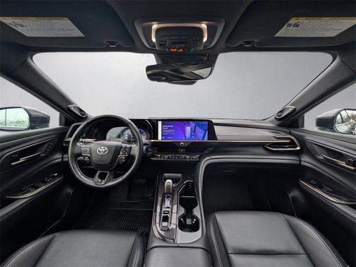 2024 Toyota Crown Platinum