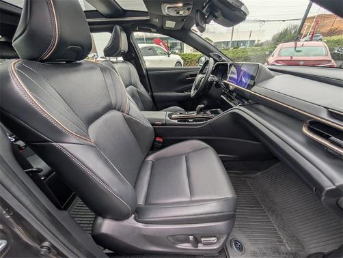 2024 Toyota Crown Platinum