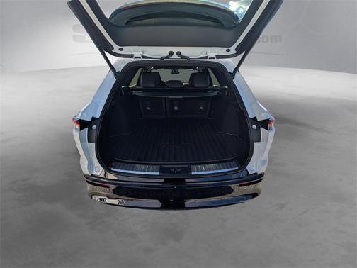 2025 Toyota Crown Signia XLE