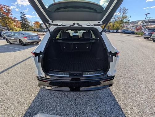 2025 Toyota Crown Signia XLE