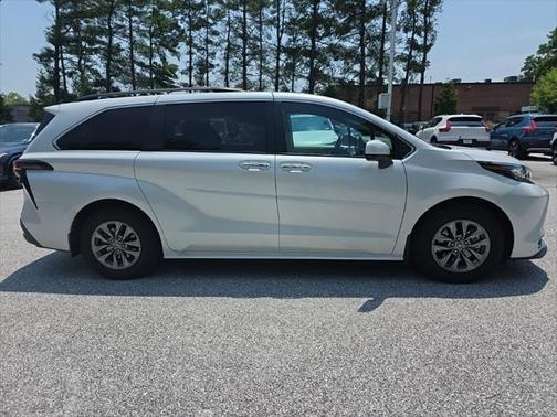 2023 Toyota Sienna XLE 7 Passenger