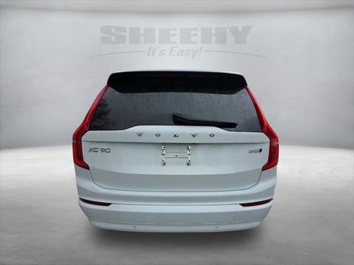 2023 Volvo XC90 B5 Core