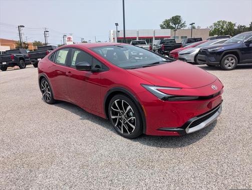 2025 Toyota Prius L