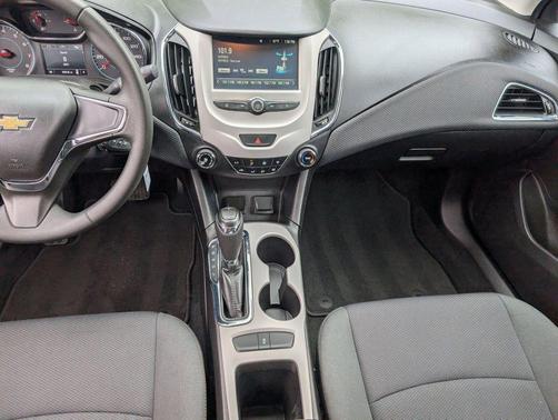 Silver Ice Metallic 2017 Chevrolet Cruze LS