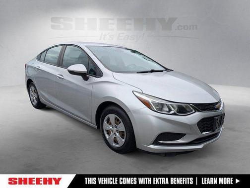 Silver Ice Metallic 2017 Chevrolet Cruze LS