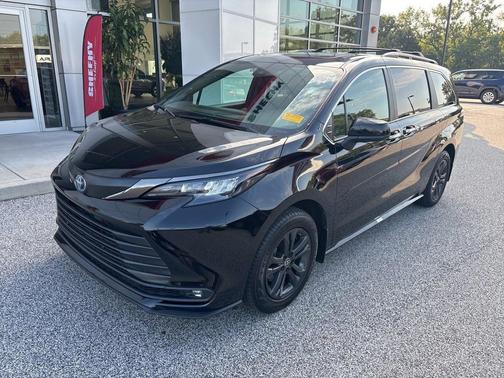 2024 Toyota Sienna Woodland Edition