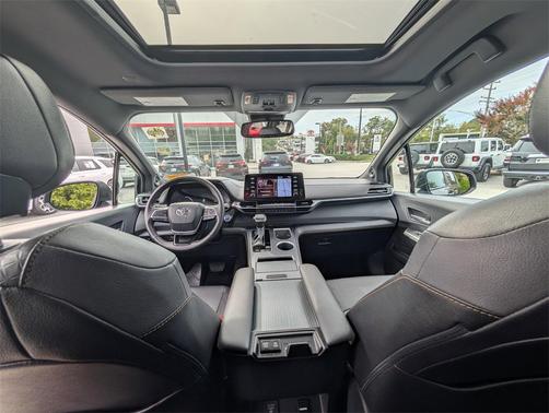 2024 Toyota Sienna Woodland Edition