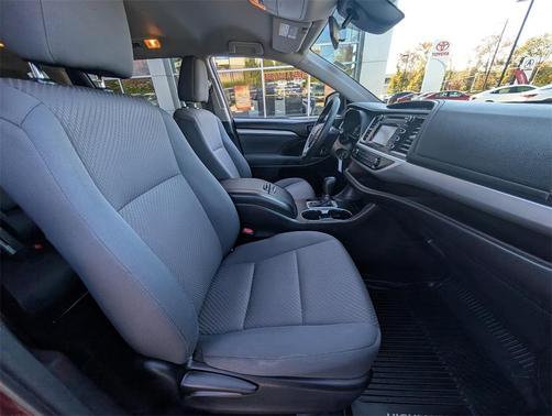2018 Toyota Highlander LE