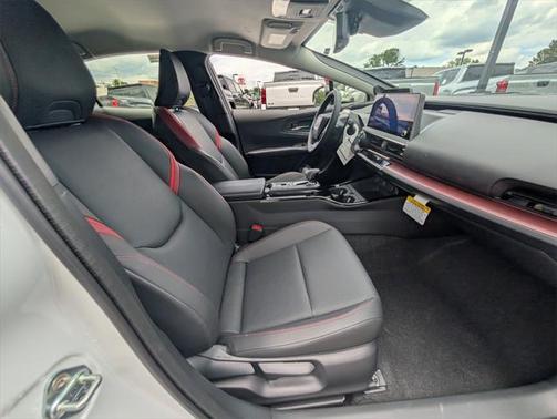 2025 Toyota Prius L