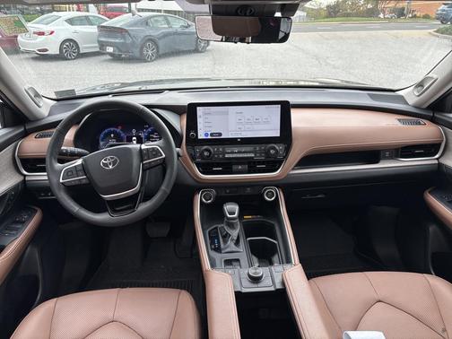 2024 Toyota Grand Highlander Platinum