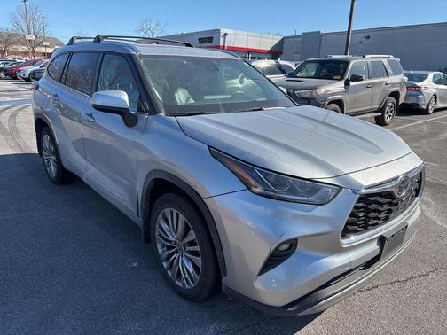 2022 Toyota Highlander Platinum