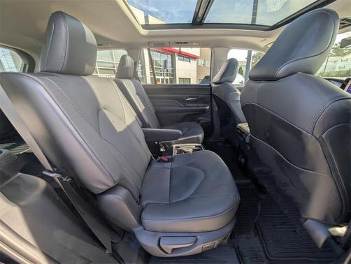2025 Toyota Grand Highlander Platinum